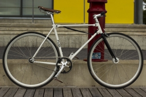 FUBifixie — обычный велосипед, но складывается за секунду