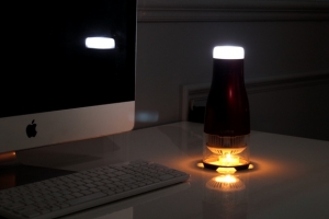 Лампа Lumir C — светильник с питанием от свечи