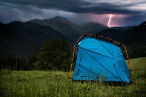 Палатка Bolt tent защитит от молнии
