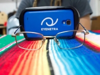 Виртуальные очки EyeNetra помогают исправить зрение